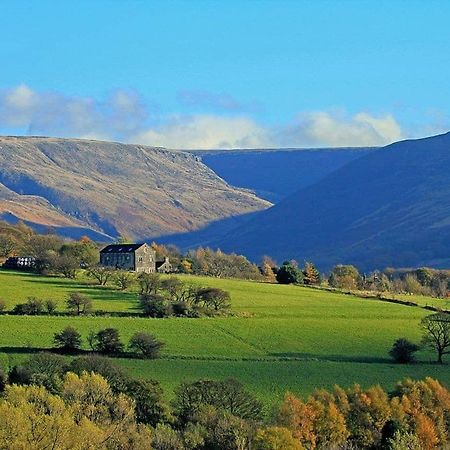 Dovestone Holiday Park Hotel Greenfield  Exterior foto