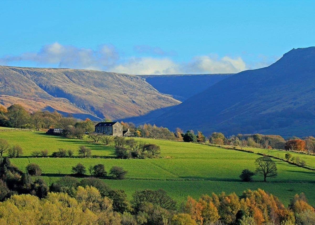 Dovestone Holiday Park Hotel Greenfield  Exterior foto